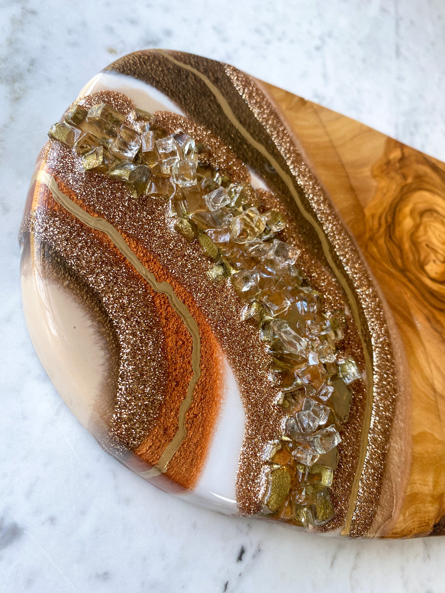 Small Olive Wood Geode Charcuterie Board – Studio Sweet T